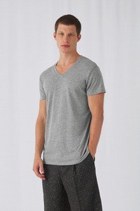B&C CGTM057 - T-shirt Triblend de homem com decote em V