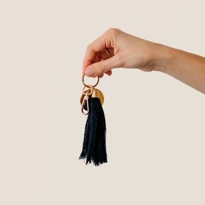 EgotierPro 53026 - PORTA-CHAVES LONG POM-POM